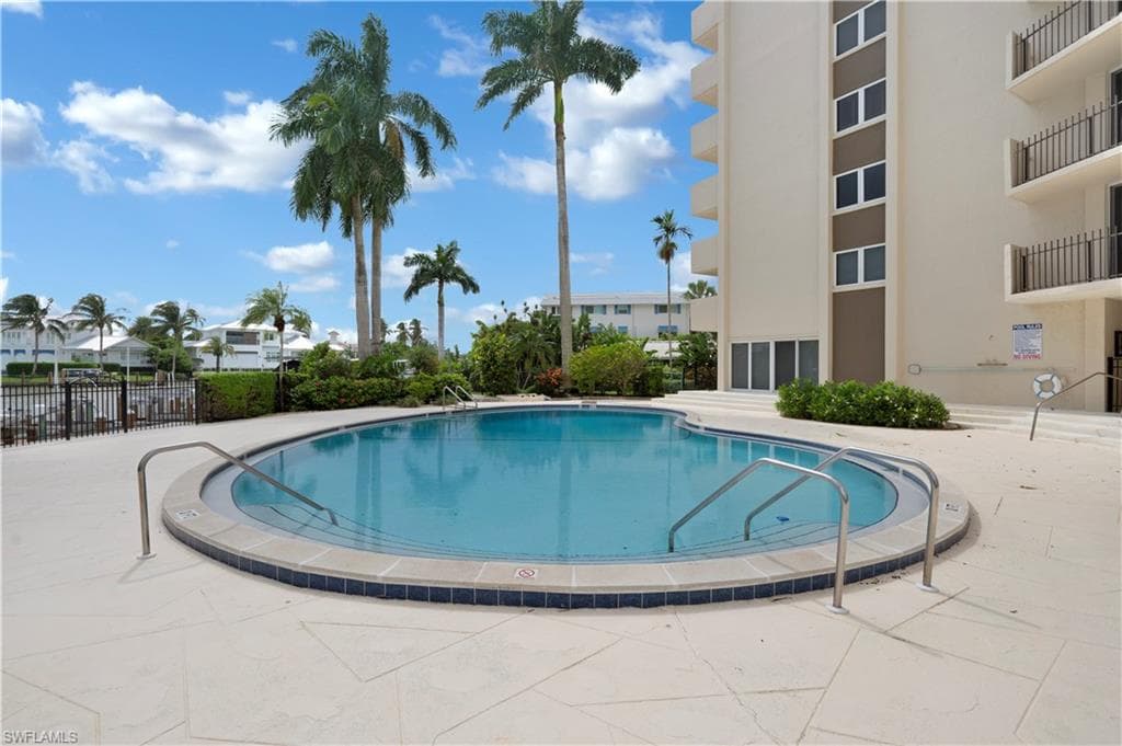 2150 Gulf Shore Blvd N 411, Naples, FL 34102-13