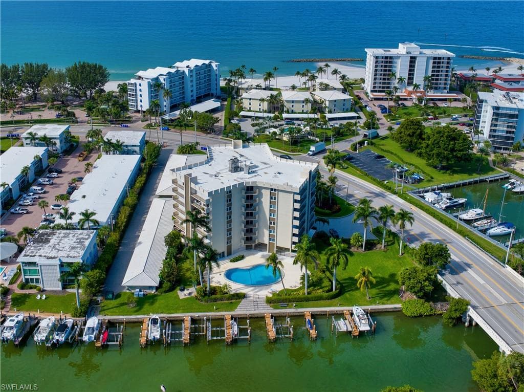 2150 Gulf Shore Blvd N 411, Naples, FL 34102-1