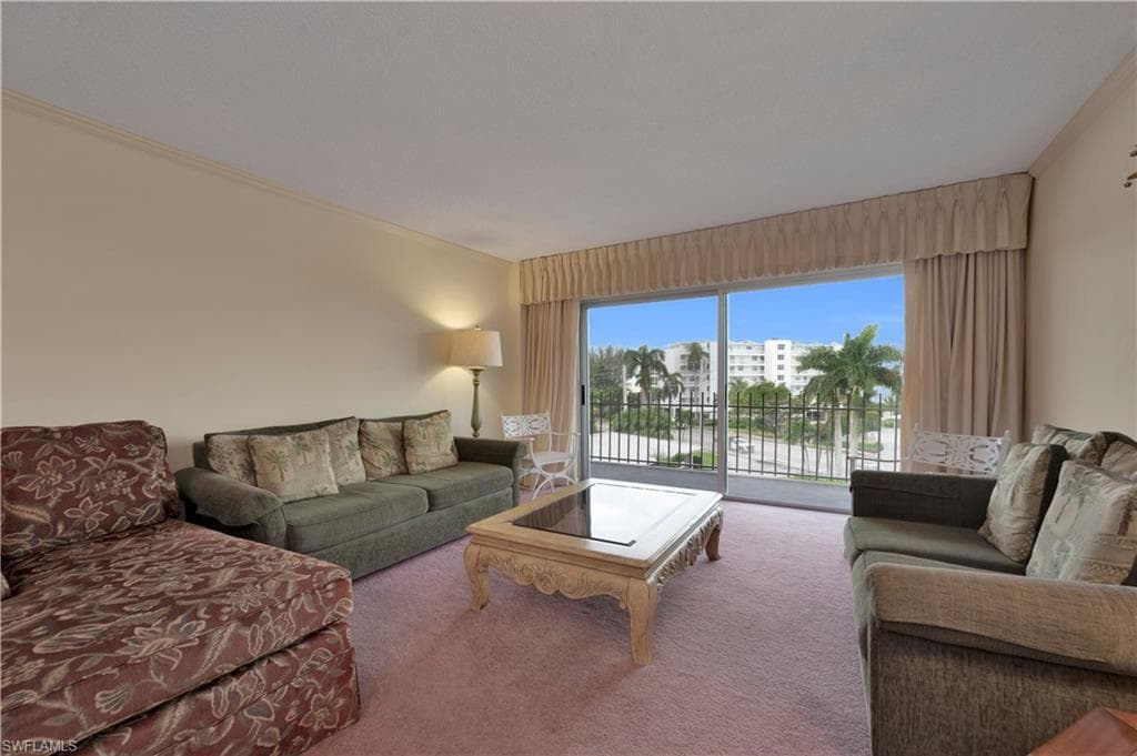 2150 Gulf Shore Blvd N 411, Naples, FL 34102-2