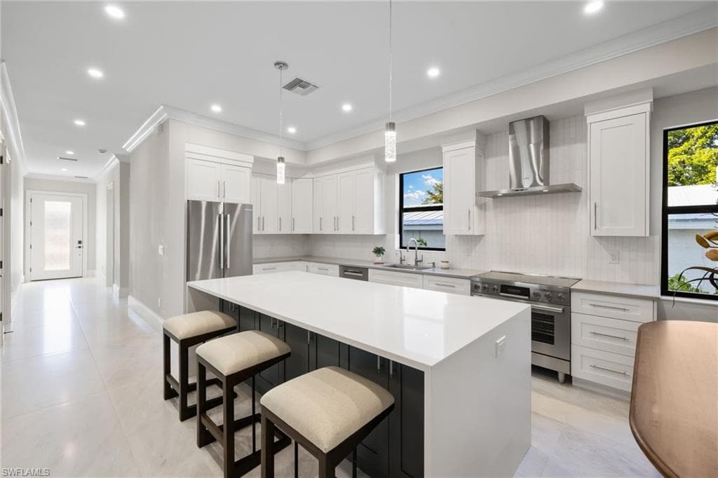 2721 Van Buren Ave, Naples, FL 34112-9