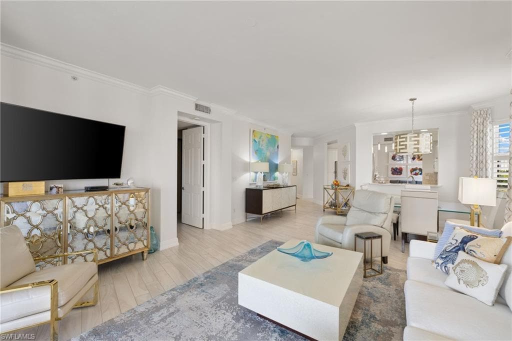 410 Flagship Dr 501, Naples, FL 34108-3