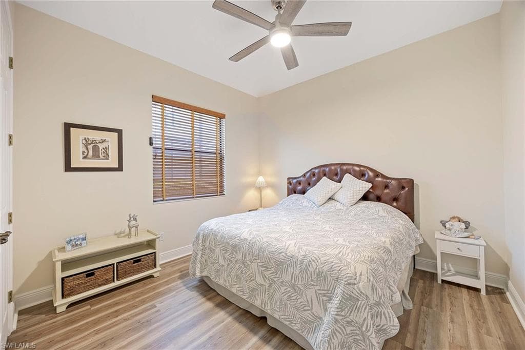 3820 Ruby Way, Naples, FL 34114-26