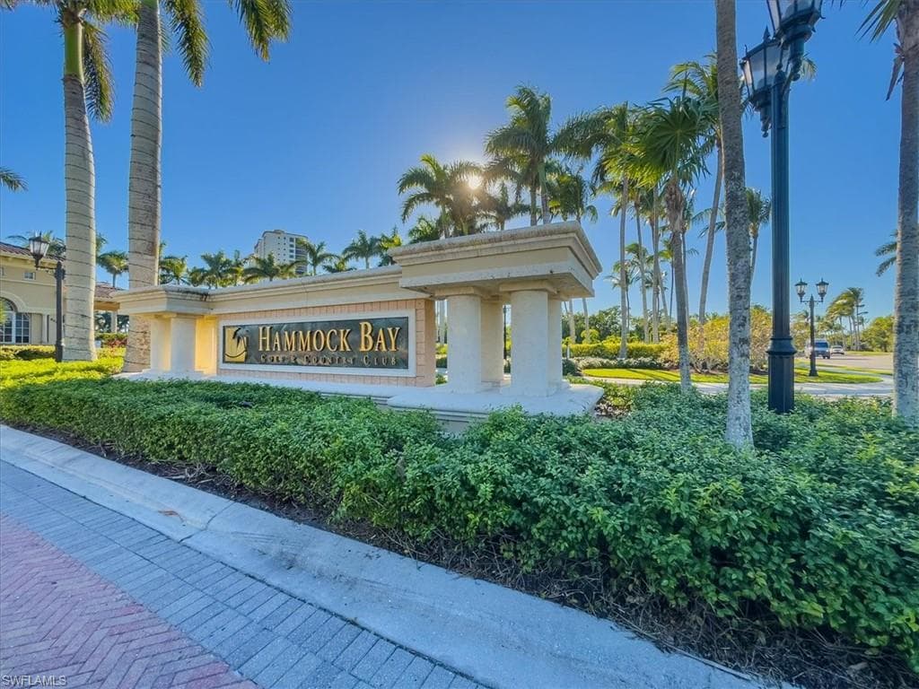 1060 Borghese Ln 2004, Naples, FL 34114-40