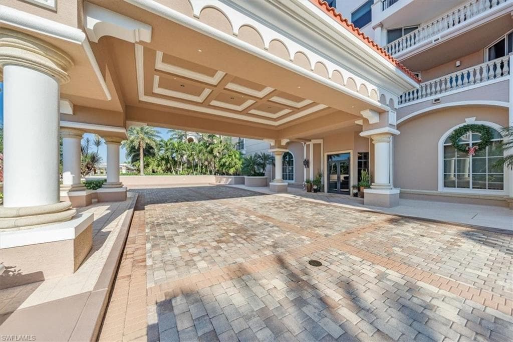 1060 Borghese Ln 2004, Naples, FL 34114-41
