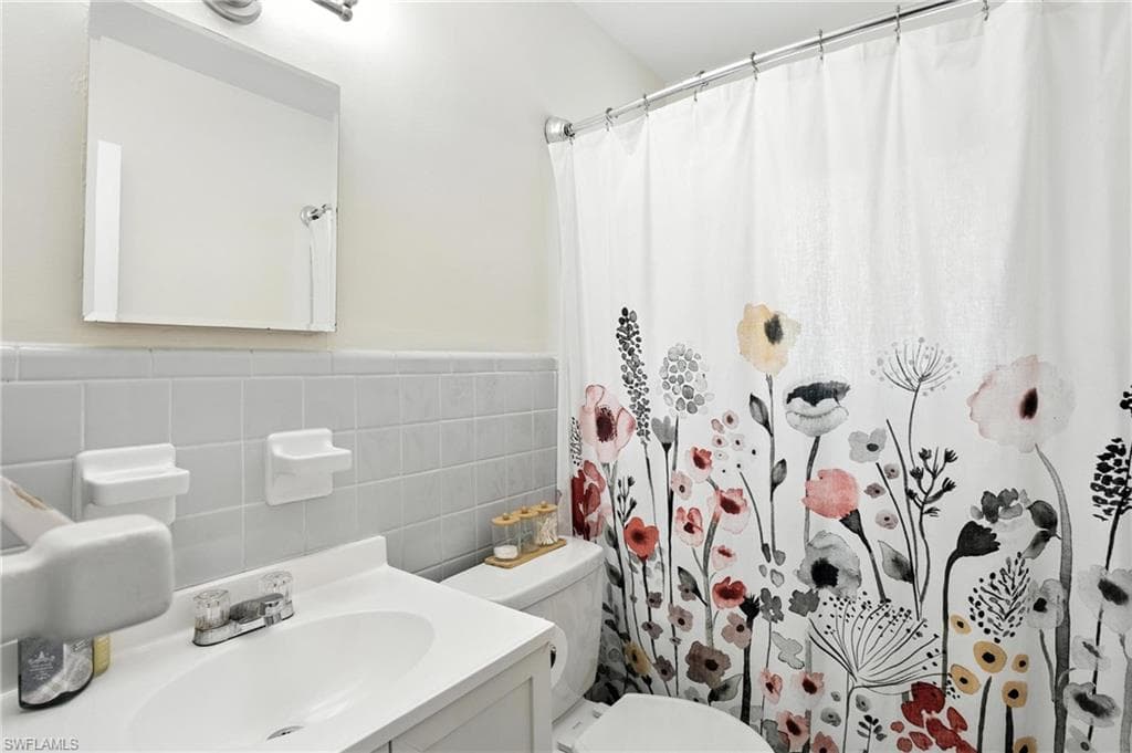 1423 Charles Rd, Fort Myers, FL 33919-19