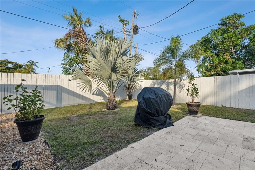 1423 Charles Rd, Fort Myers, FL 33919-24