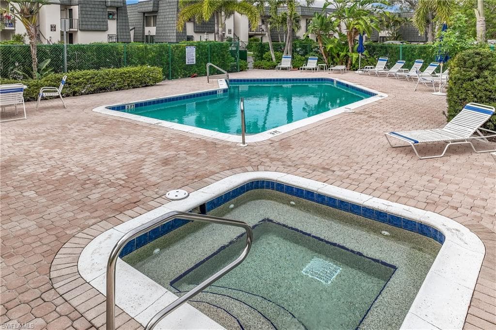 1562 Oyster Catcher Pt 1562a, Naples, FL 34105-21