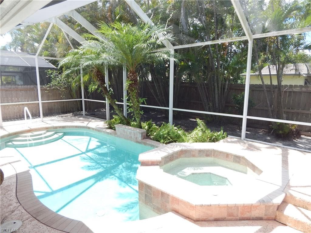 774 & 770 105th Ave N, Naples, FL 34108-10
