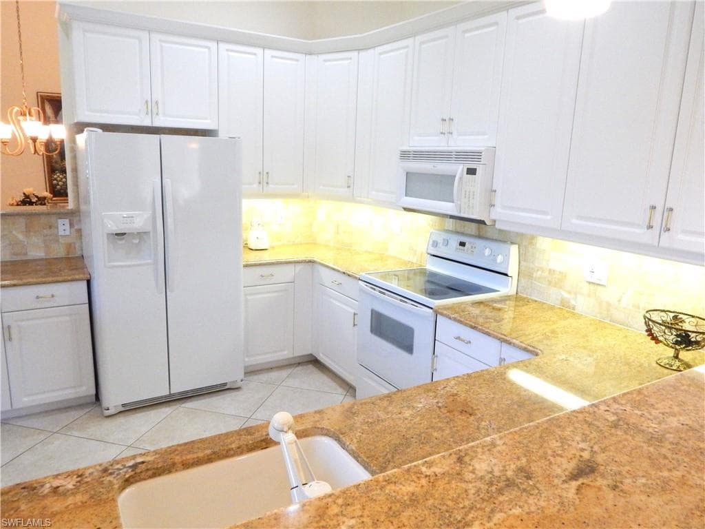 774 & 770 105th Ave N, Naples, FL 34108-14