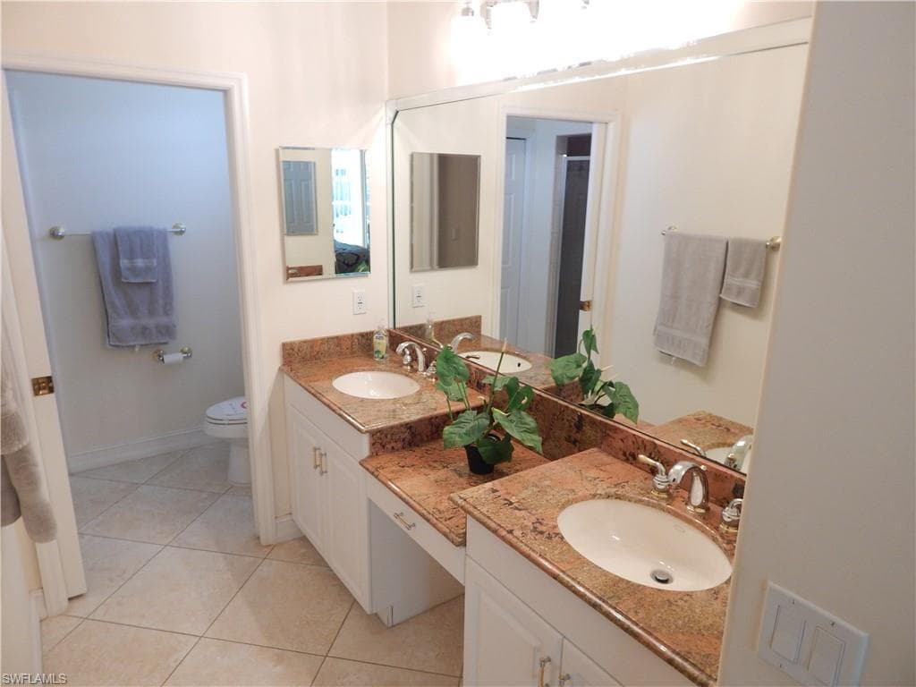 774 & 770 105th Ave N, Naples, FL 34108-23