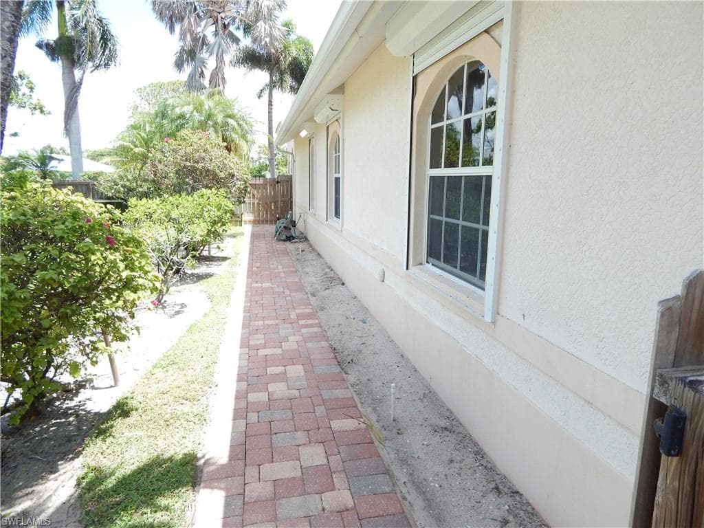 774 & 770 105th Ave N, Naples, FL 34108-29
