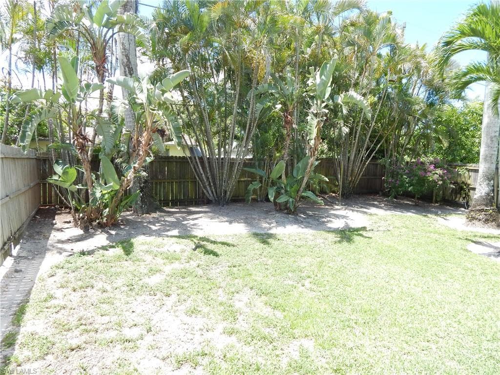 774 & 770 105th Ave N, Naples, FL 34108-30