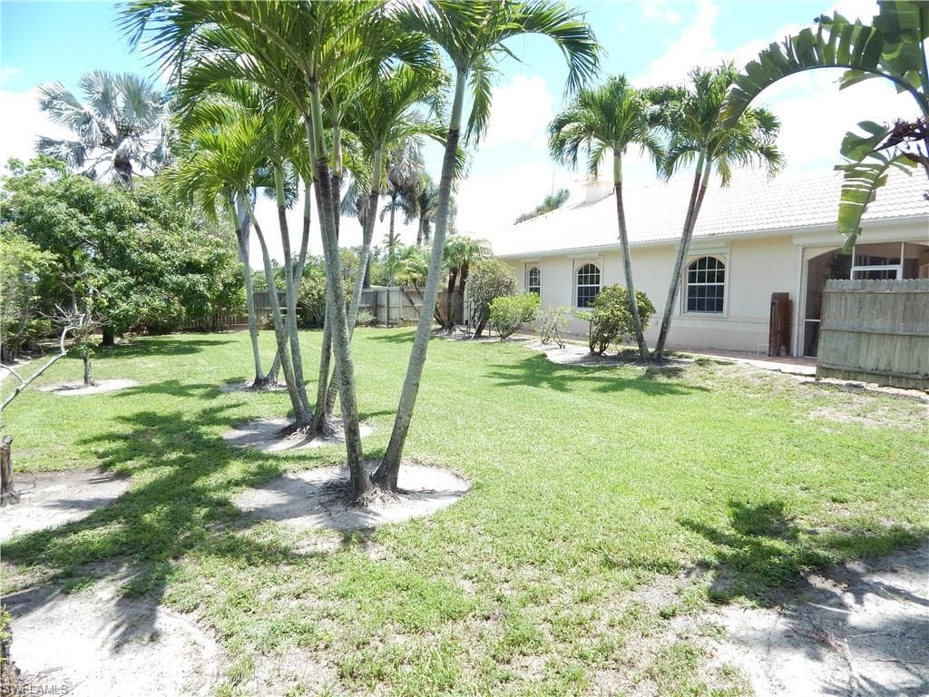 774 & 770 105th Ave N, Naples, FL 34108-33