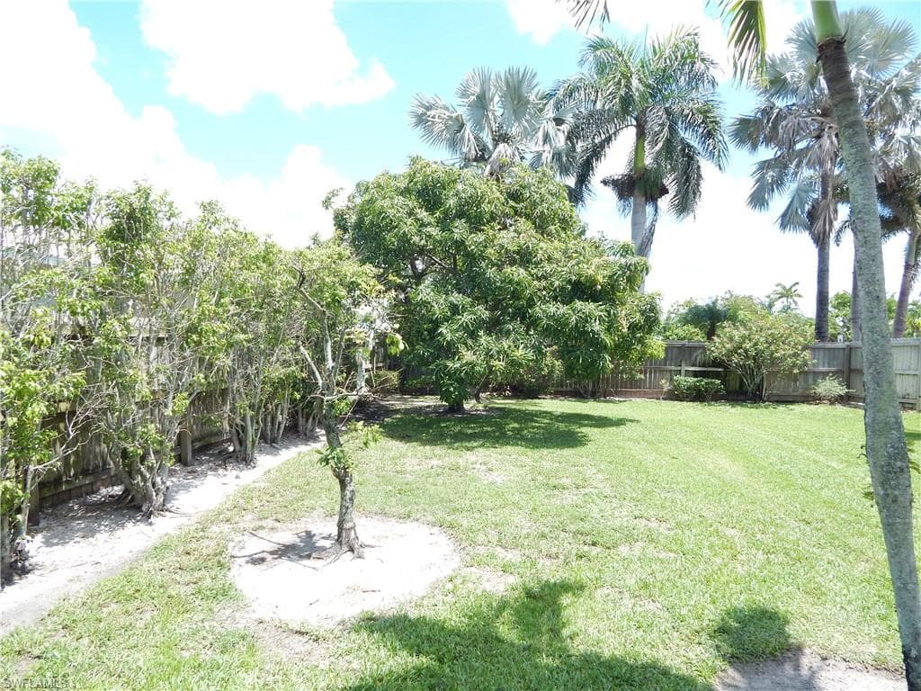 774 & 770 105th Ave N, Naples, FL 34108-35