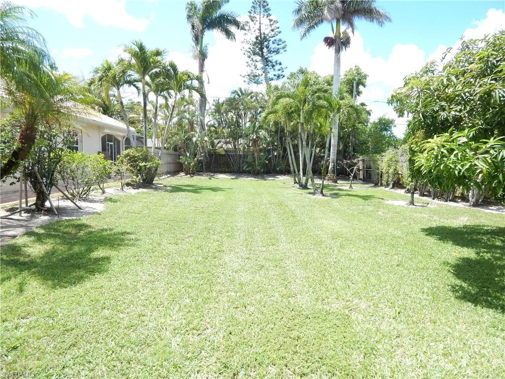 774 & 770 105th Ave N, Naples, FL 34108-36