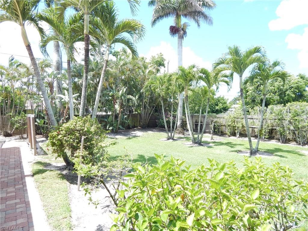 774 & 770 105th Ave N, Naples, FL 34108-38