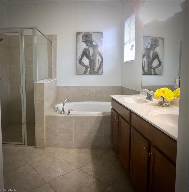 2338 Heydon Cir E, Naples, FL 34120-10