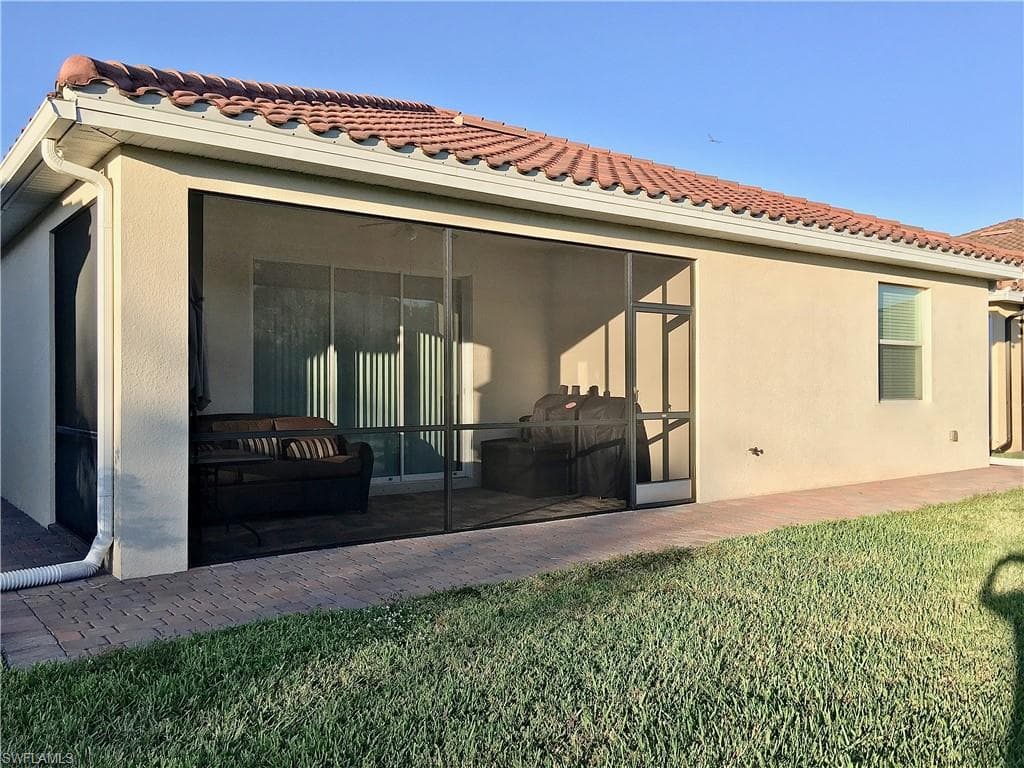 2338 Heydon Cir E, Naples, FL 34120-11