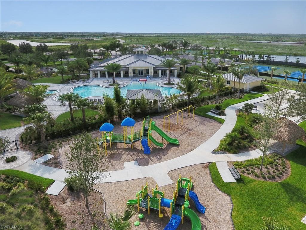 2338 Heydon Cir E, Naples, FL 34120-15