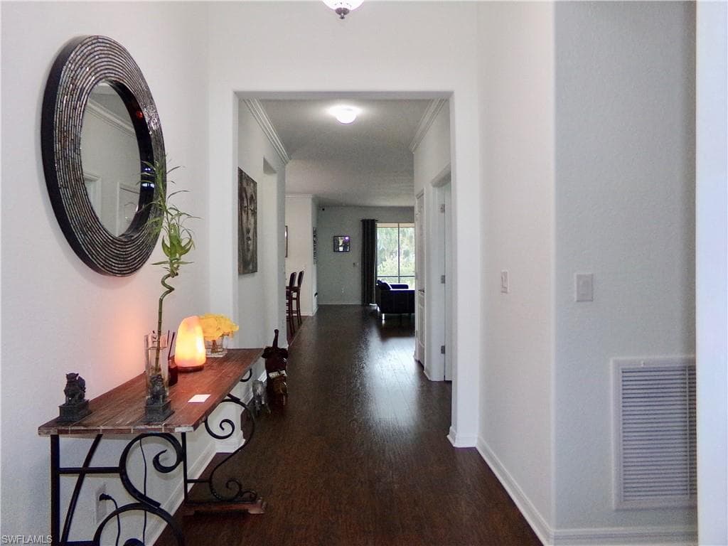 2338 Heydon Cir E, Naples, FL 34120-3