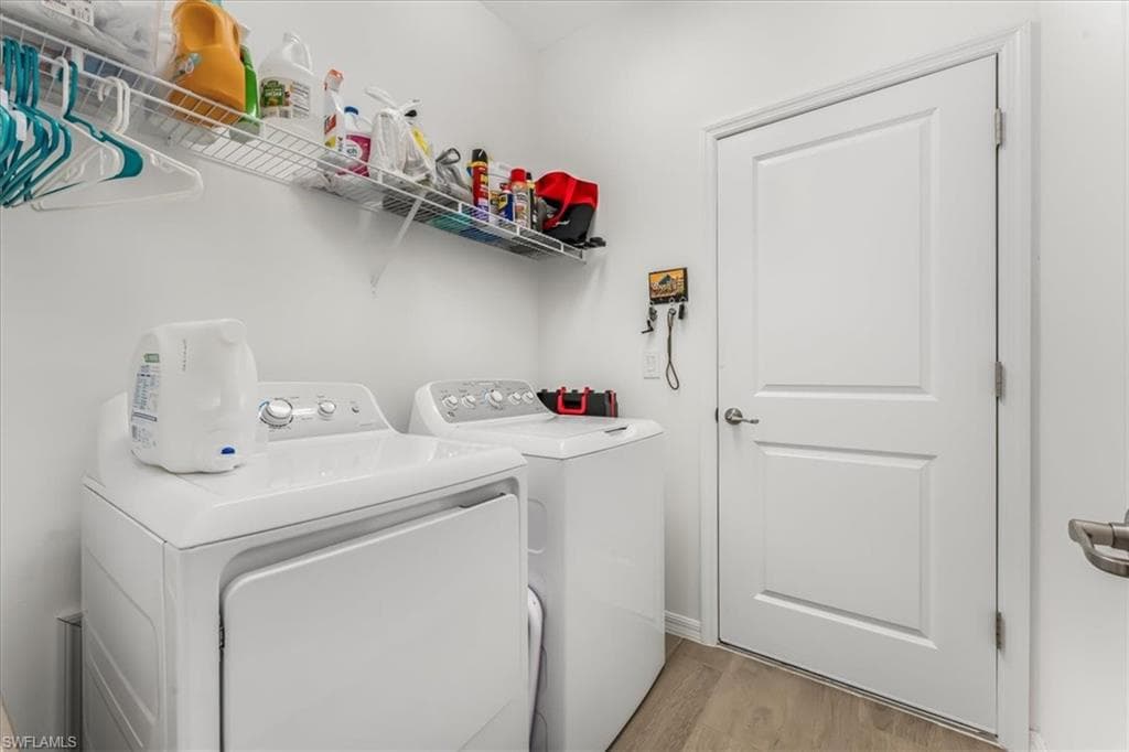 2581 Kona Way, Naples, FL 34120-19