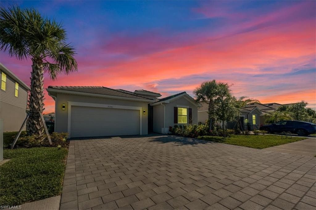 2581 Kona Way, Naples, FL 34120-5