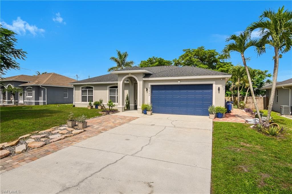 26545 Saville Ave, Bonita Springs, FL 34135-4