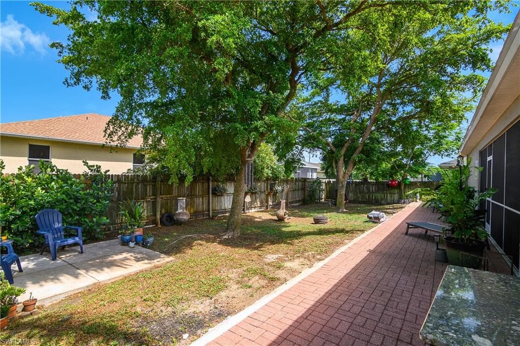 26545 Saville Ave, Bonita Springs, FL 34135-8