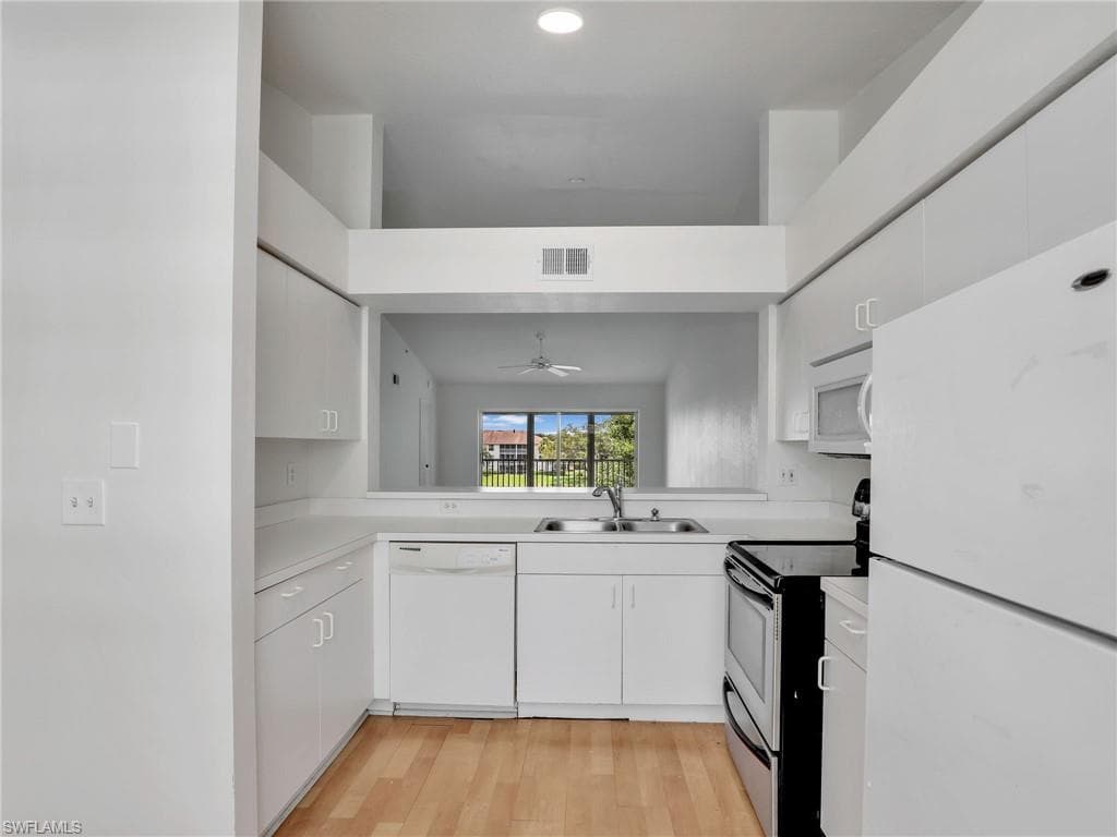 9610 Victoria Ln D306, Naples, FL 34109-6