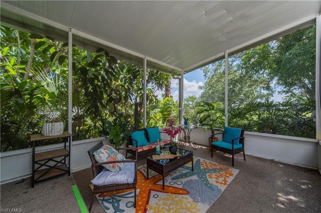 433 Riviera Blvd W, Naples, FL 34112-29
