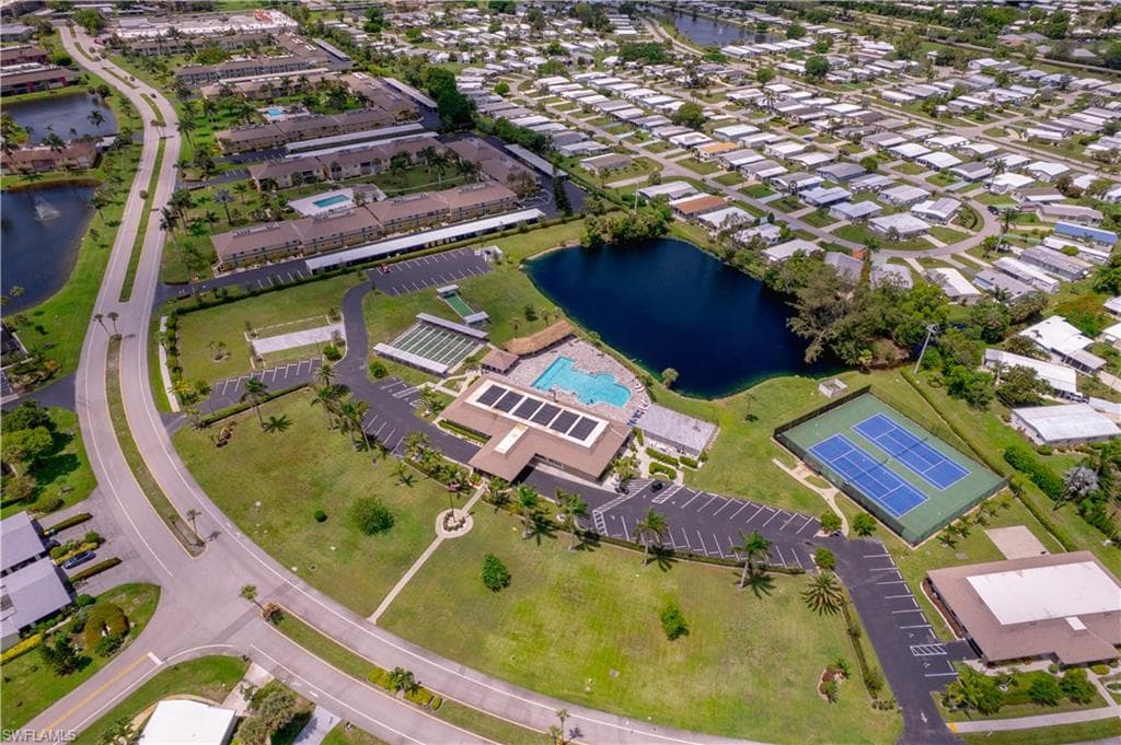 433 Riviera Blvd W, Naples, FL 34112-30