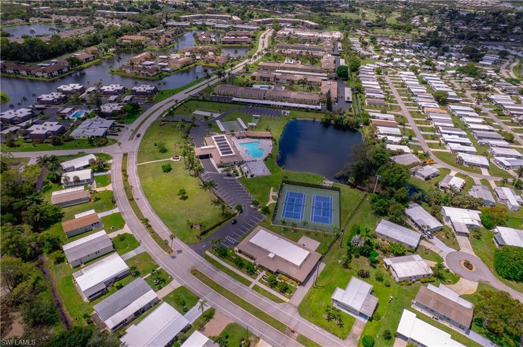 433 Riviera Blvd W, Naples, FL 34112-31