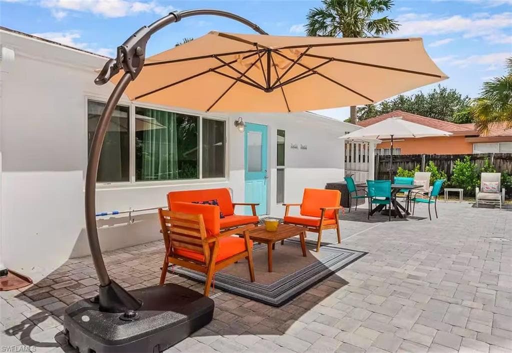 3024 Estey Ave, Naples, FL 34104-4