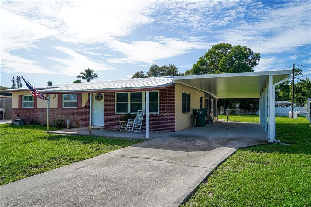 4180 Coconut Cir S, Naples, FL 34104-3