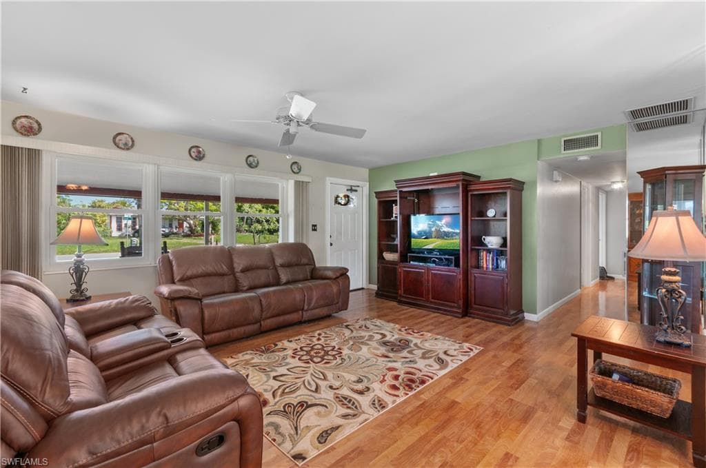 4180 Coconut Cir S, Naples, FL 34104-8