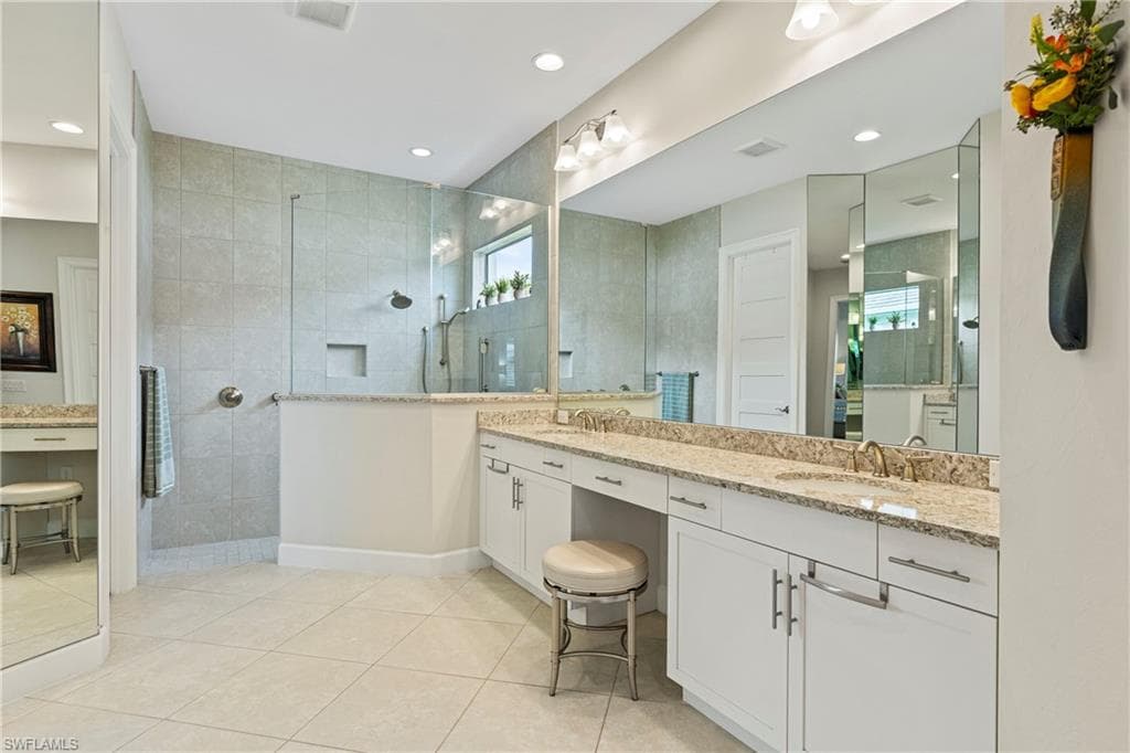 5771 Clarendon Dr, Naples, FL 34113-10