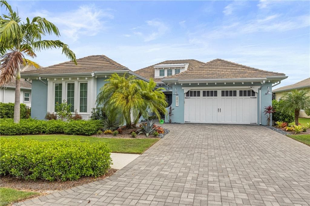 5771 Clarendon Dr, Naples, FL 34113-1