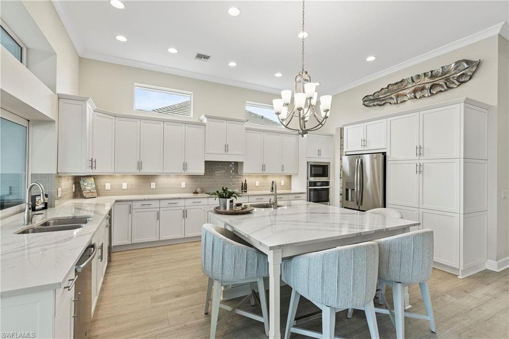 5771 Clarendon Dr, Naples, FL 34113-5