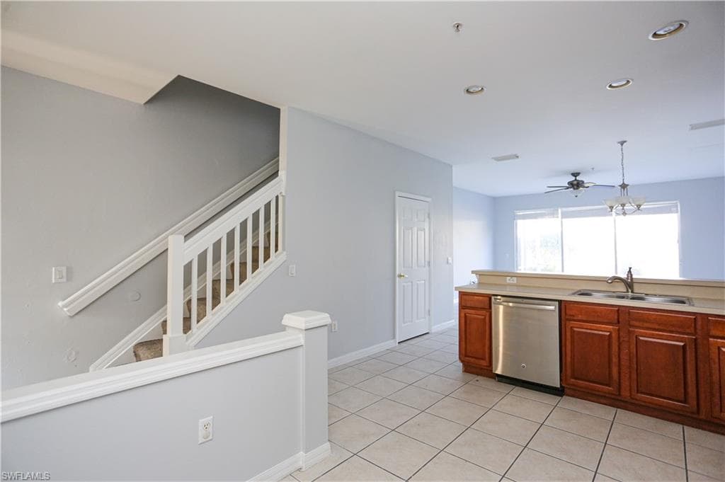 937 Hampton Cir, Naples, FL 34105-15