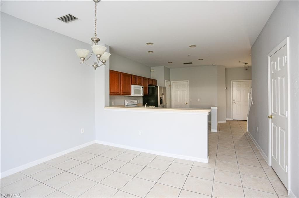 937 Hampton Cir, Naples, FL 34105-18