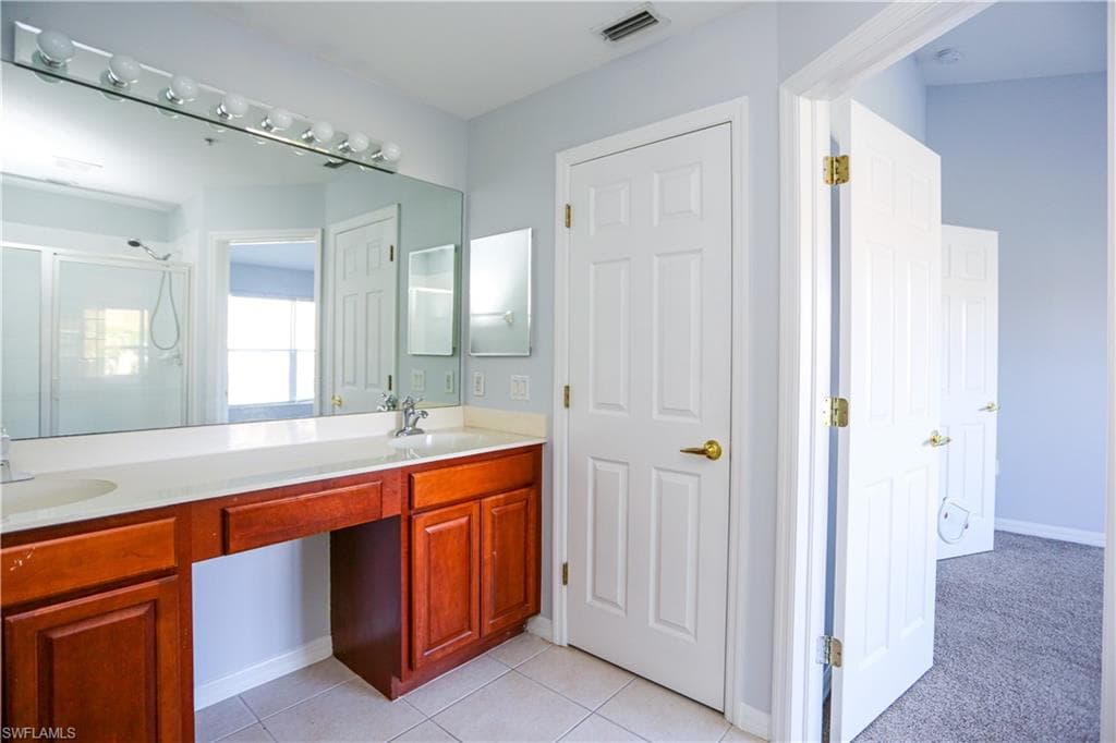 937 Hampton Cir, Naples, FL 34105-27