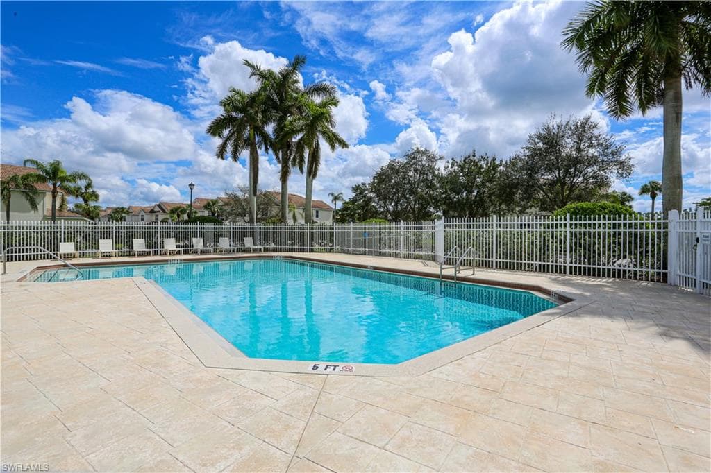 937 Hampton Cir, Naples, FL 34105-33