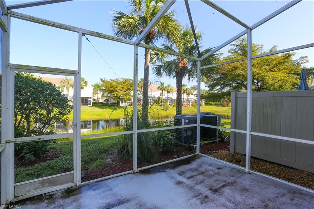 937 Hampton Cir, Naples, FL 34105-35