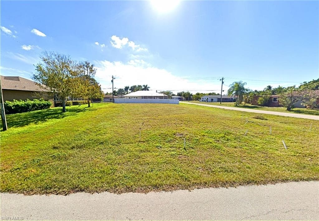 1404 26th St, Cape Coral, FL 33904-1
