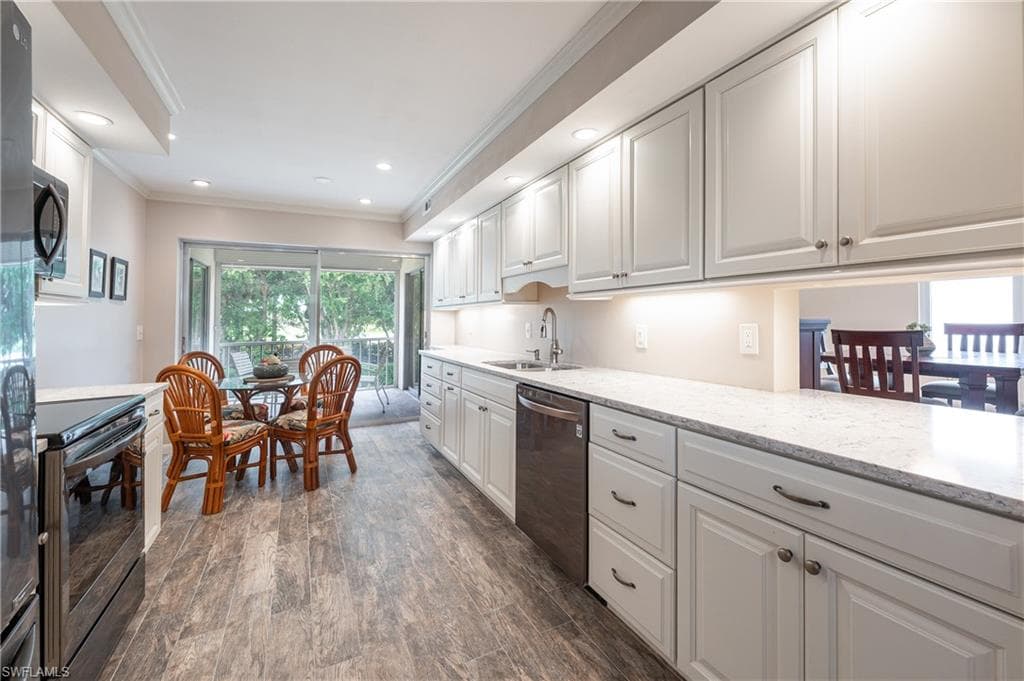 241 Palm River Blvd C202, Naples, FL 34110-1