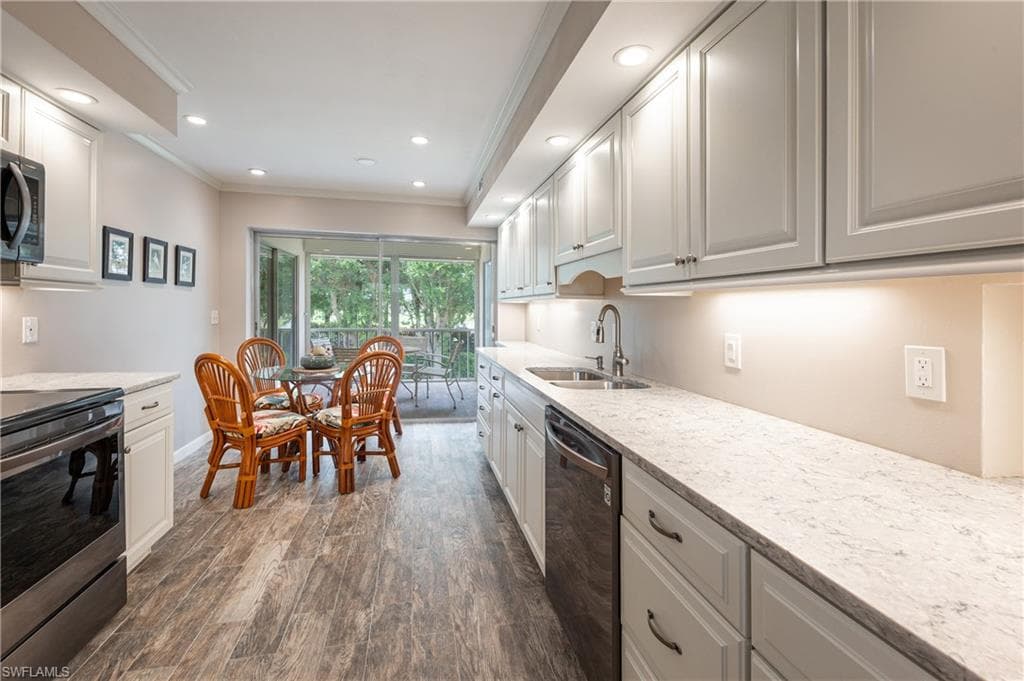 241 Palm River Blvd C202, Naples, FL 34110-4