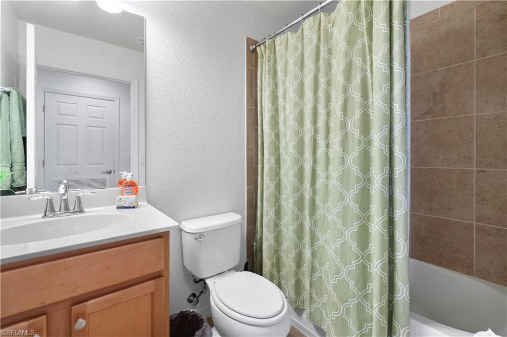 9715 Acqua Ct 121, Naples, FL 34113-13