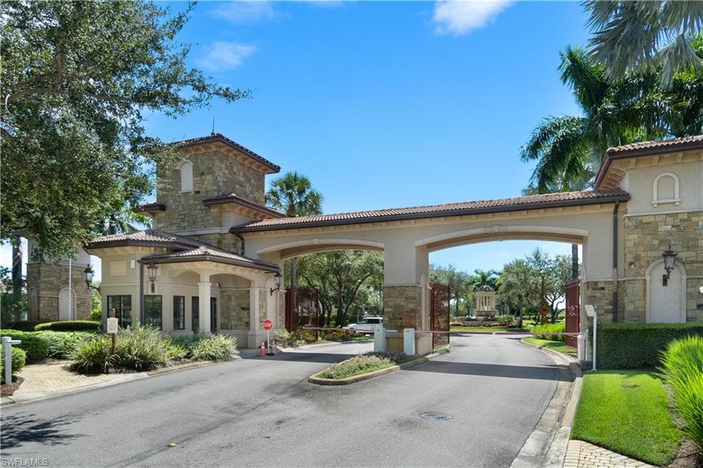 9715 Acqua Ct 121, Naples, FL 34113-19