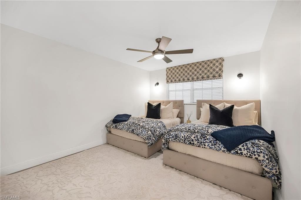 290 Banyan Blvd 290, Naples, FL 34102-22