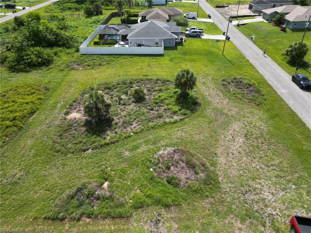 1707 27th Ter, Cape Coral, FL 33909-6